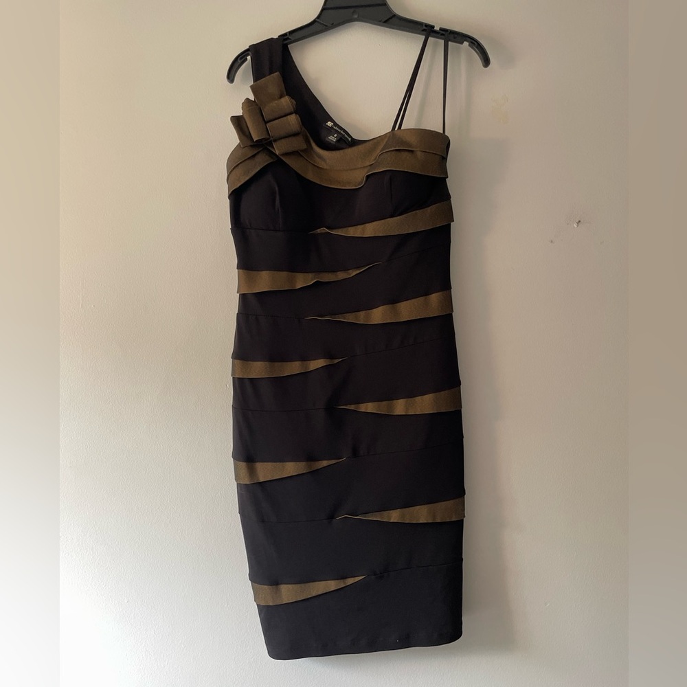 Valerie Bertinelli Black and Gold Bodycon Cocktail Dress